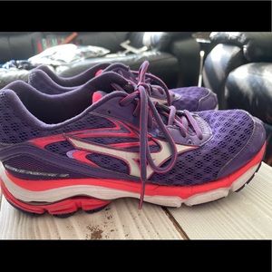 Mizuno Running Sneakers!